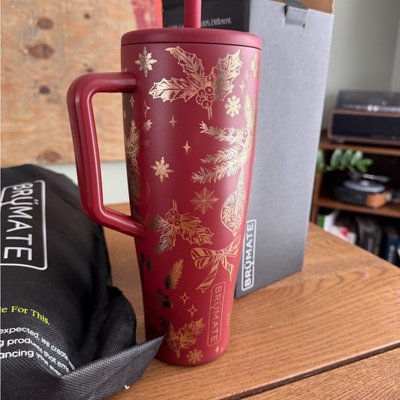 NIB Brumate eras 40 oz holiday merry Merlot Christmas - Picture 3 of 9